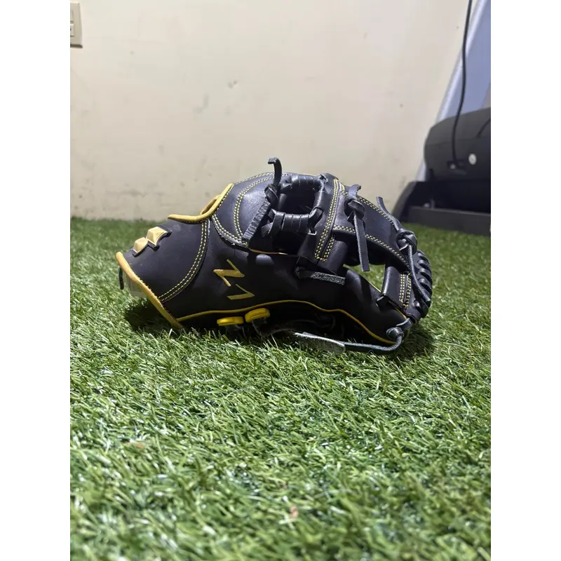 2025 SSK Z7 RH Infield Baseball Glove 11.5" (Used)