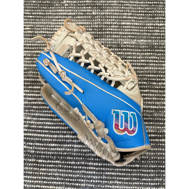 Wilson A2000 Autism Speaks Outfield Baseball Glove Left Handed 12.25" (Used)