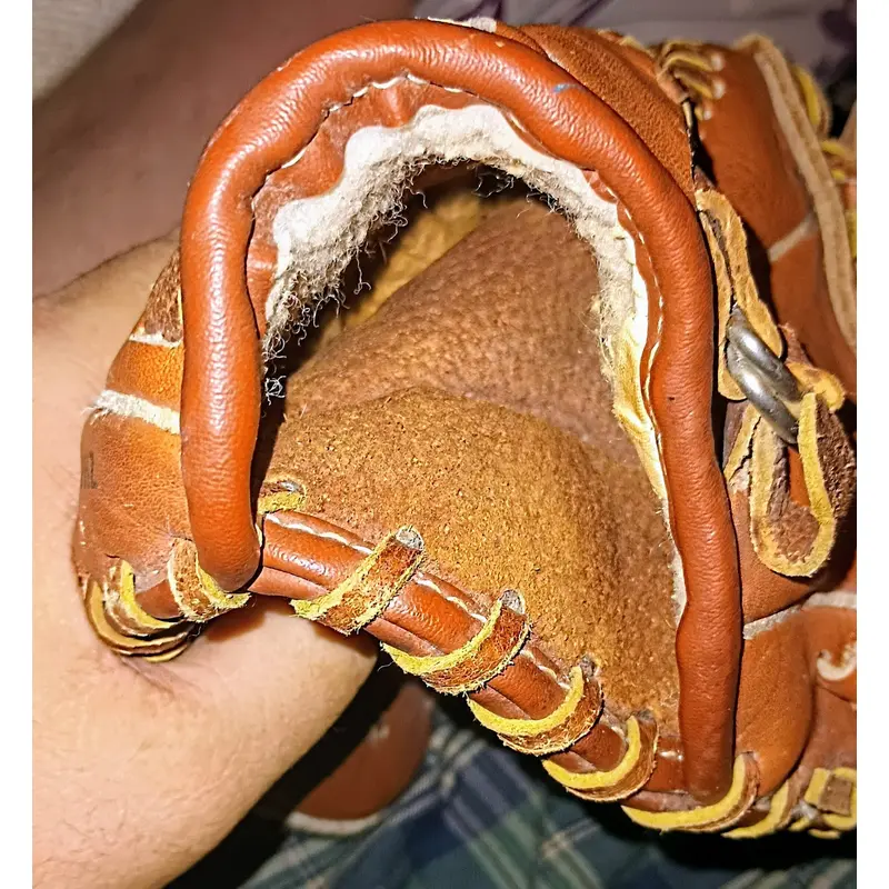 1991 Wilson RH All Positions A2151 Baseball Glove 11" (Used)