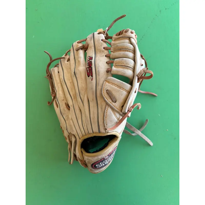 Brown Louisville Slugger 125 Series RH Outfield Baseball Glove 12"
