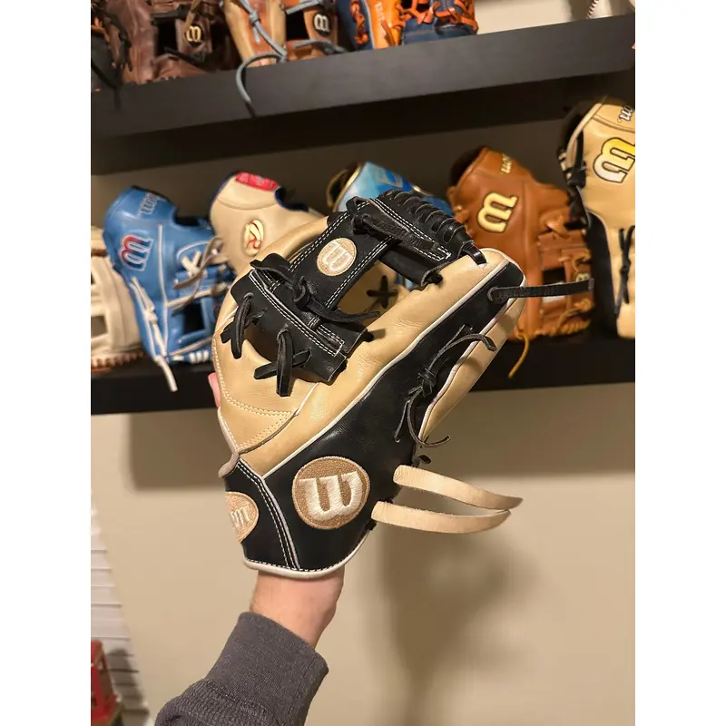 Wilson RH A2000 1787 Baseball Glove 11.75" (Used)