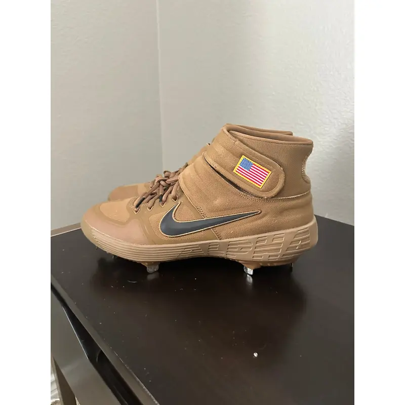 RARE FIND Home Of The Brave Nike Alpha Huarache Elite 2 Metal (New) M 12.5