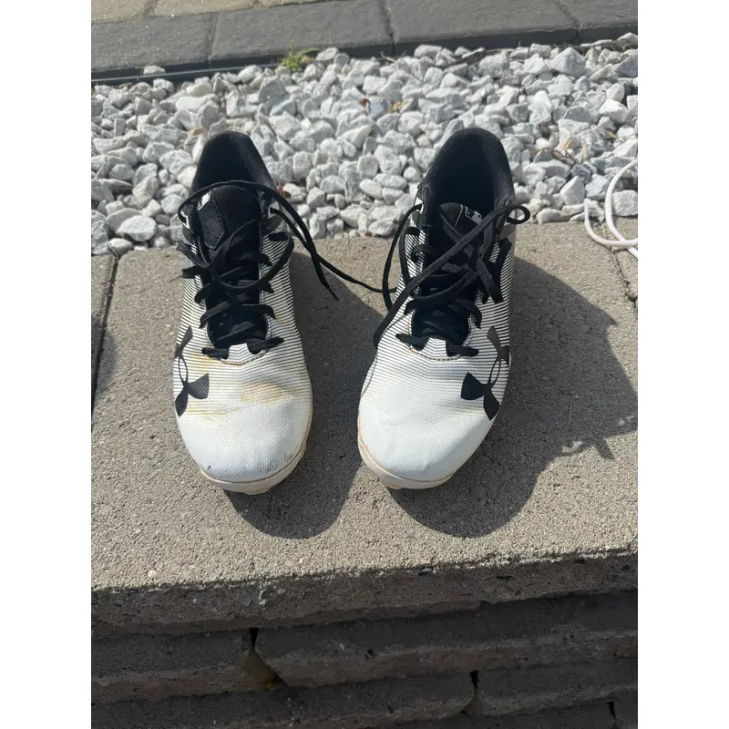Men's Size M 6.5 (W 7.5) Under Armour (Used)
