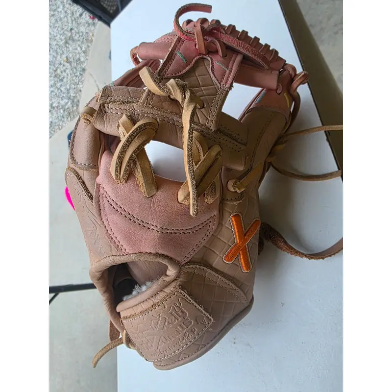 Aria Absolutely Ridiculous RH Infield Baseball Glove 11.5" (Used)