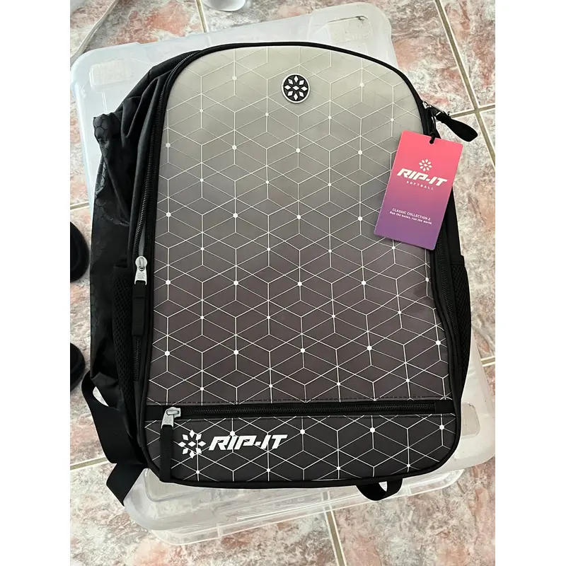 NWT- softball rip it bag !