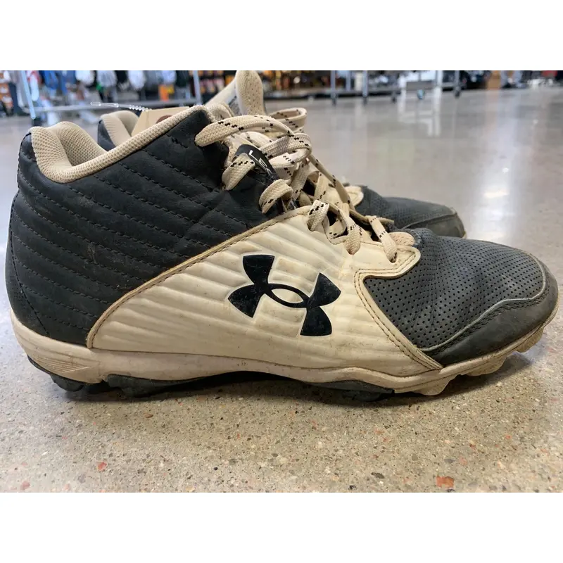 Used Men's 6.5 Molded New Balance Leadoff Cleats