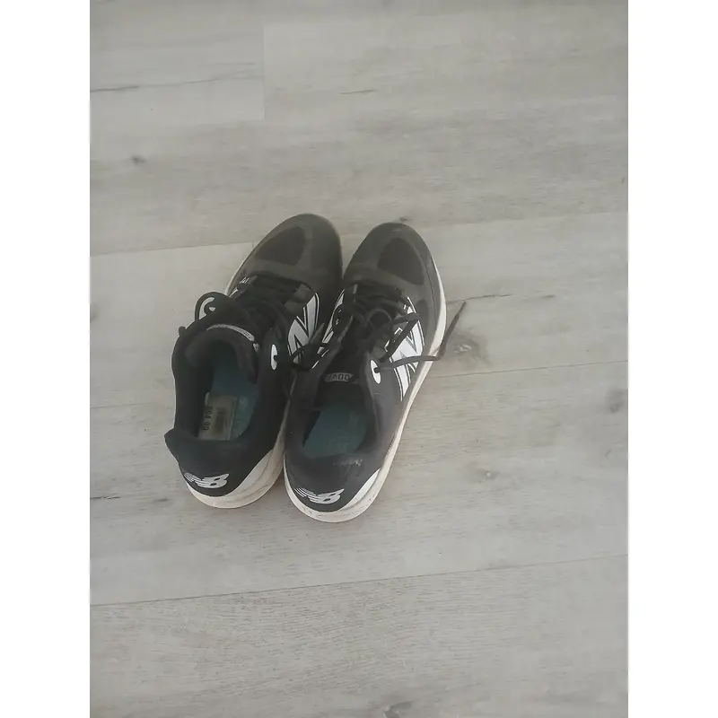 Black Men's Size M 10.5 (W 11.5) Adult Adidas Low Top Trainers (Used)