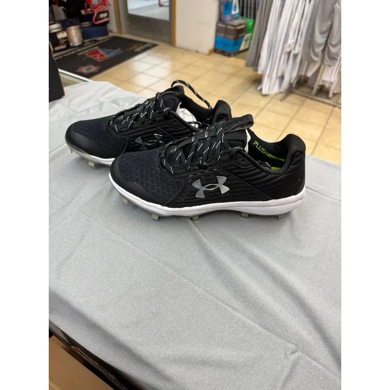 Under Armour Metal Baseball Cleats - Size 9