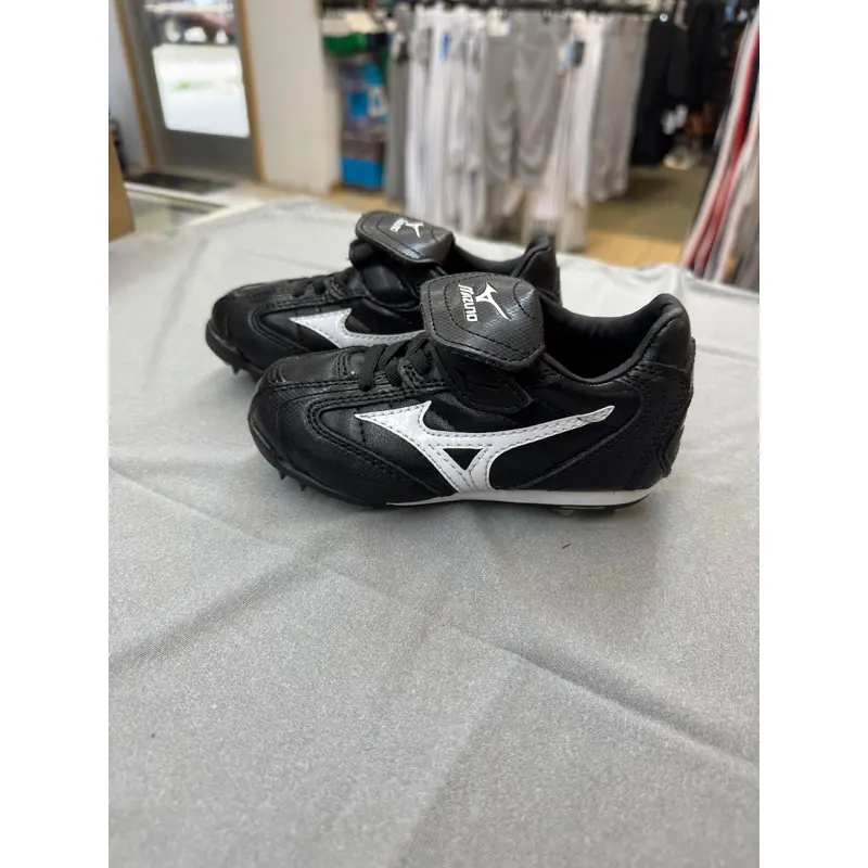 Mizuno Baseball Cleats - Size 10Y