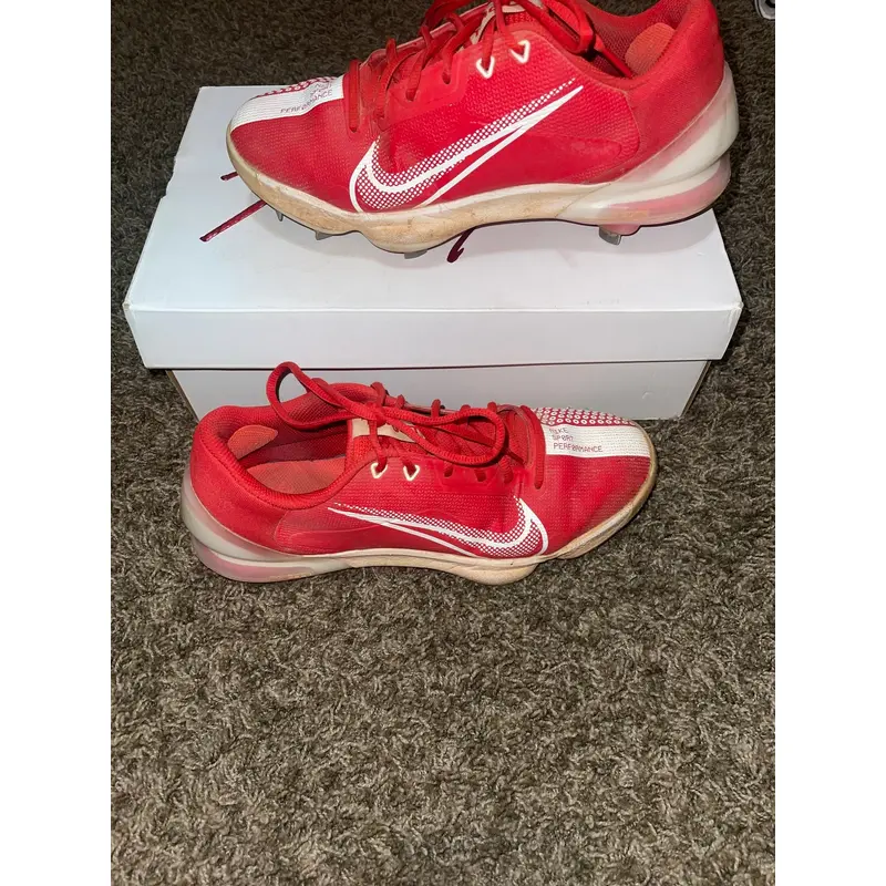 Red Men's Size M 9.0 (W 10.0) Nike Low Top Trout Metal (Used)