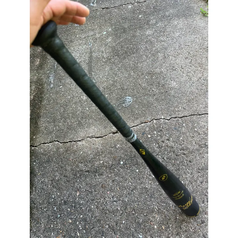 Used Kid Pitch (9YO-13YO) Easton Black Magic Bat USSSA Certified (-8) Alloy 24 oz 32"