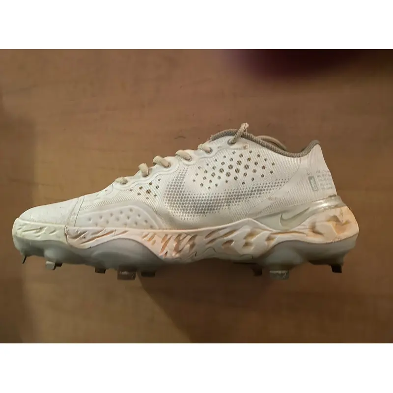 White Men's Size M 7.0 (W 8.0) Nike Metal React (Used)