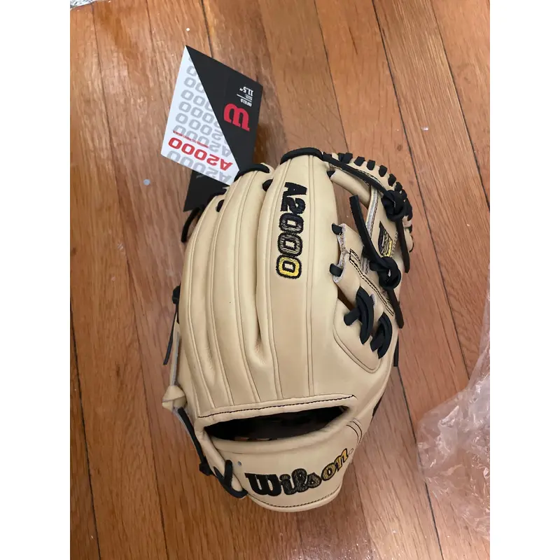 NEW/BLEMMED 2023 Wilson A2000 1786 11.5" Infield Glove Right Hand Throw