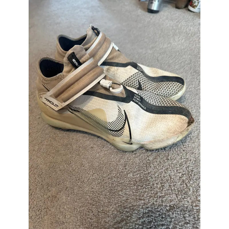 White Used Size 14 (Women's 15) Nike Metal Force Zoom Trout 7