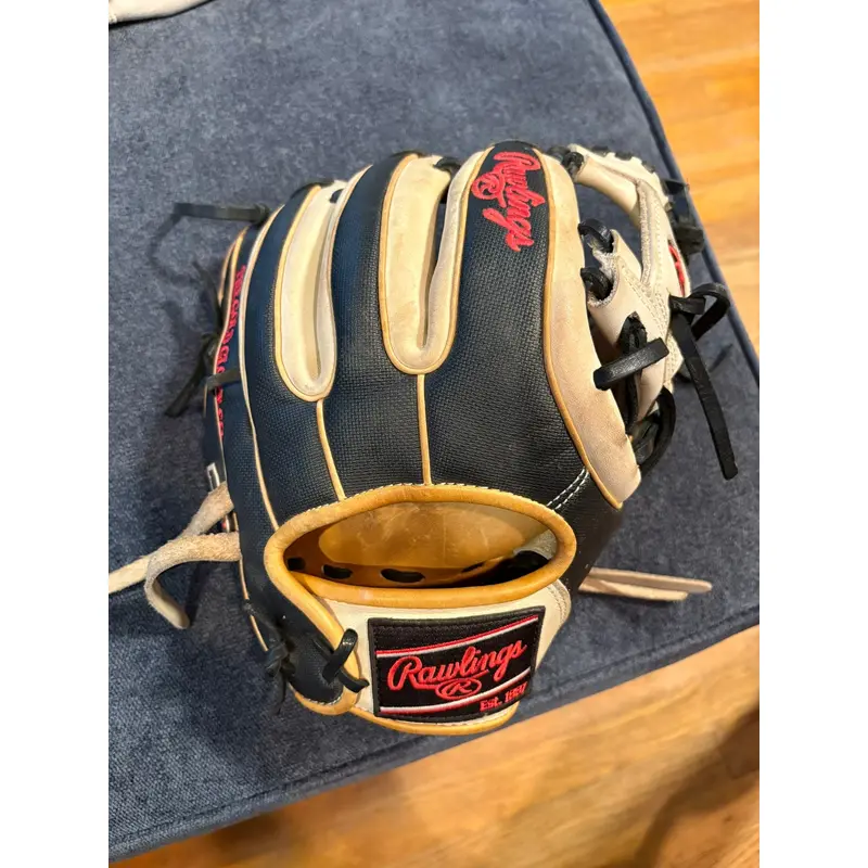 Rawlings Right Hand Throw Infield Heart of the Hide Baseball Glove 11.5" (Used)