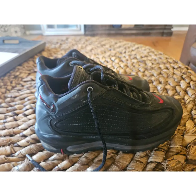 Nike Swingman Air Max turfs 4.5 youth