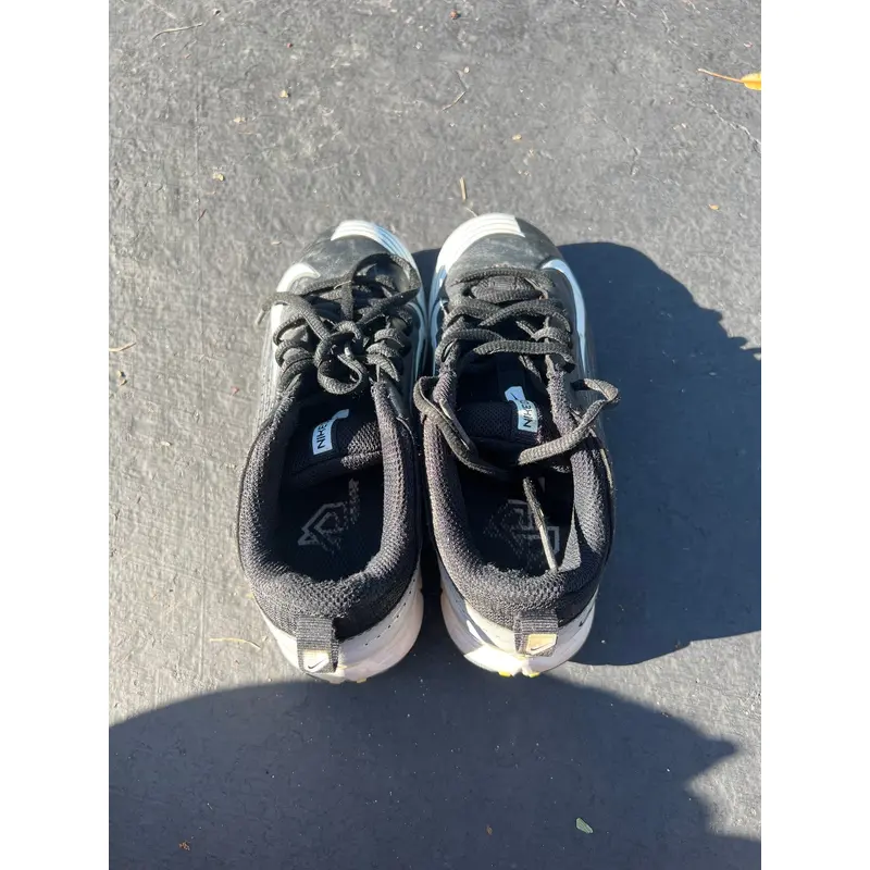 Black Kid's Molded Cleats Low Cut vapor