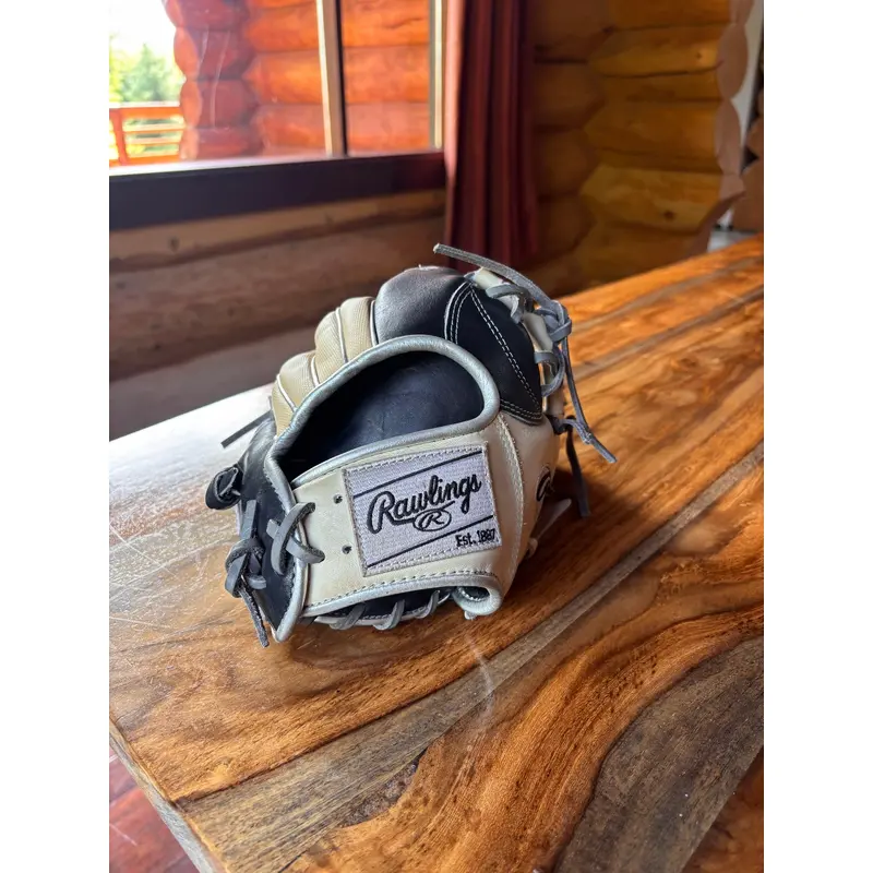 Rawlings baseball glove