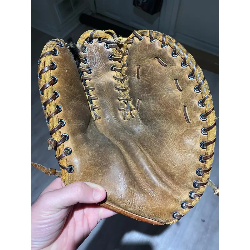 Wilson Vintage Leather A2610 RHT Glove