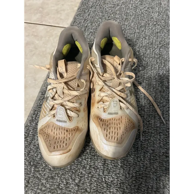 White Used Men's Low Top Molded Cleats Yard