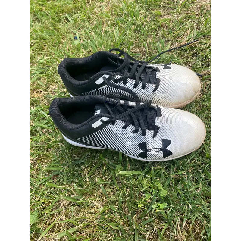 Under Armour Mens Size 2 M UA Leadoff Low RM Baseball Cleats
