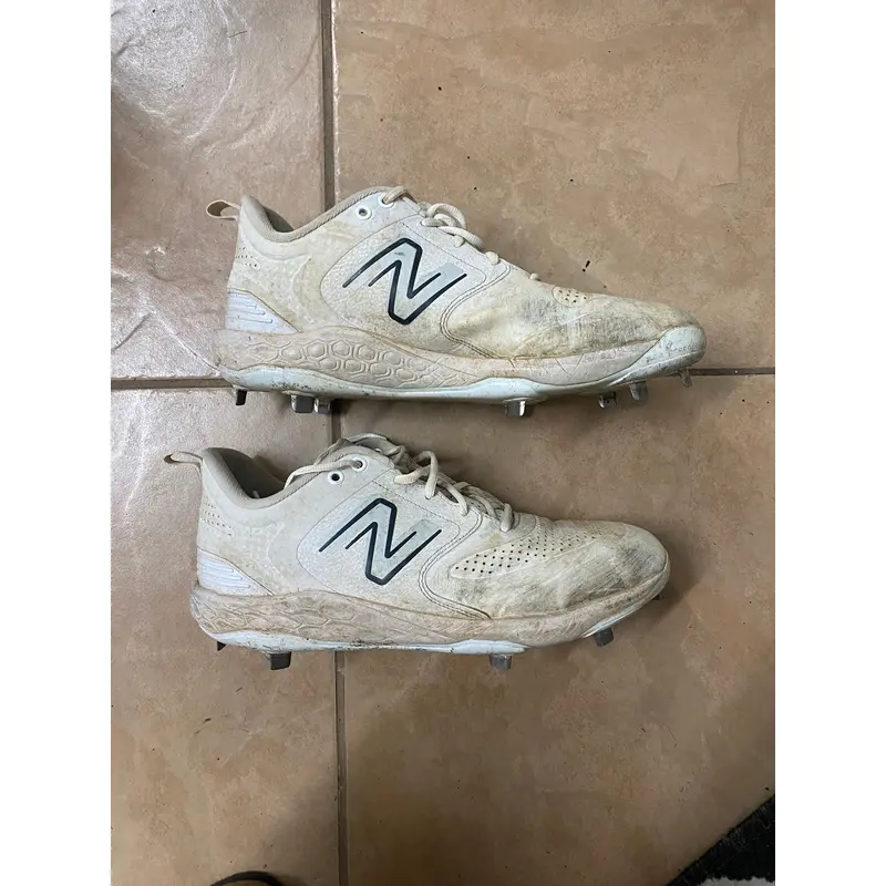 White Used Men's Low Top Metal 3000v6