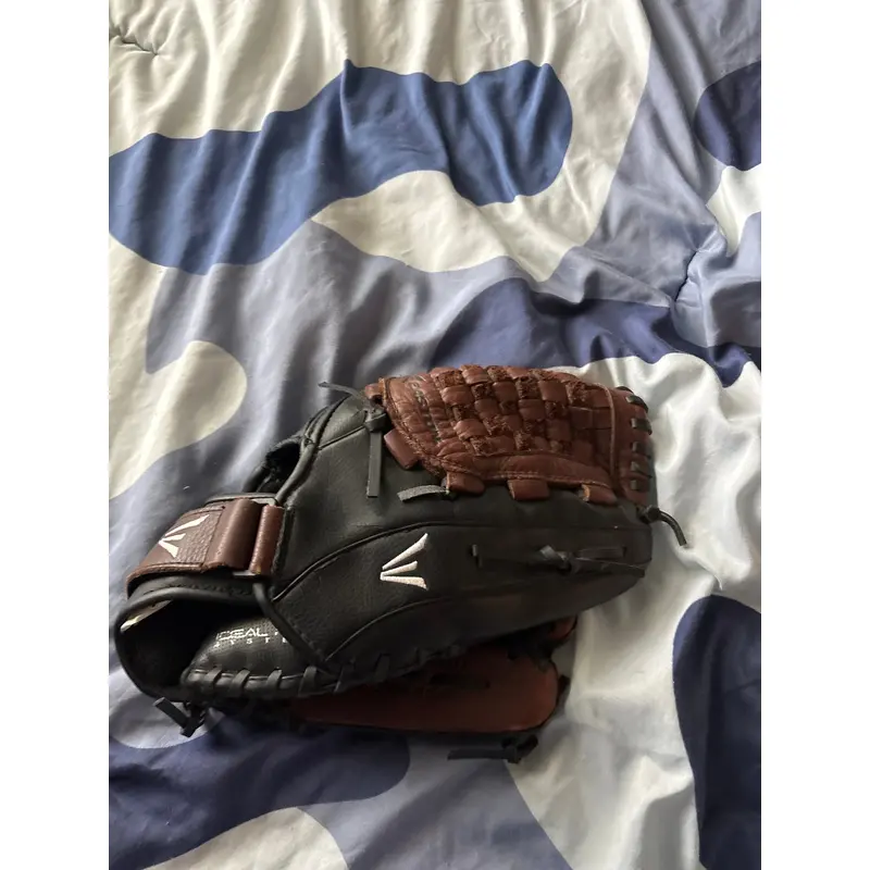 Easton Right Hand Throw Outfield 12" (New)