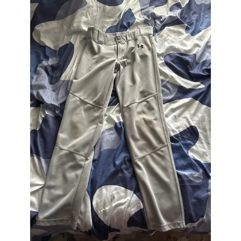 Gray Men's Youth Medium Under Armour (Used)