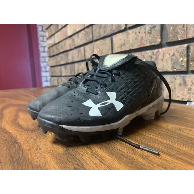 Under Armour Cleats Youth size 1
