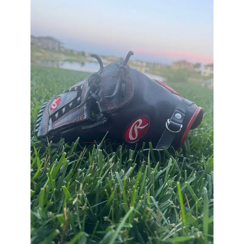 Rawlings Closed Back Japanese Heart Of The Hide 11 3/4 LHT