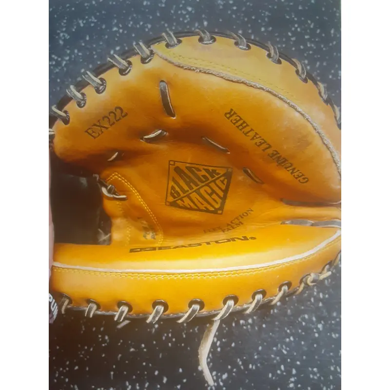 Easton Right Hand Throw Catcher's EX222 Baseball Glove 31.5"