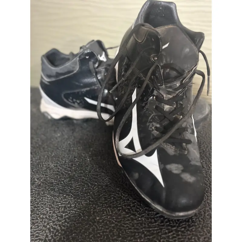 Black Used Men's Mizuno Baseball Cleats