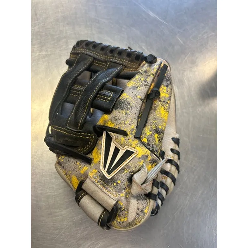 Used Easton HAVOC SERIES BB/SB Glove RH Throw Grey 11" 11868-S000064743