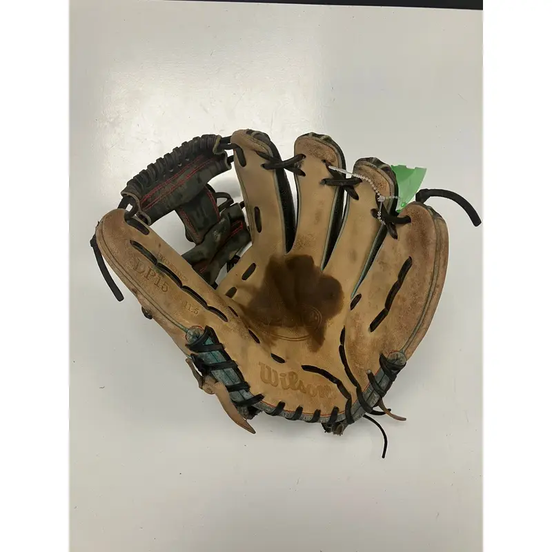 Wilson RH A2000 Baseball Glove 11.5" (Used)