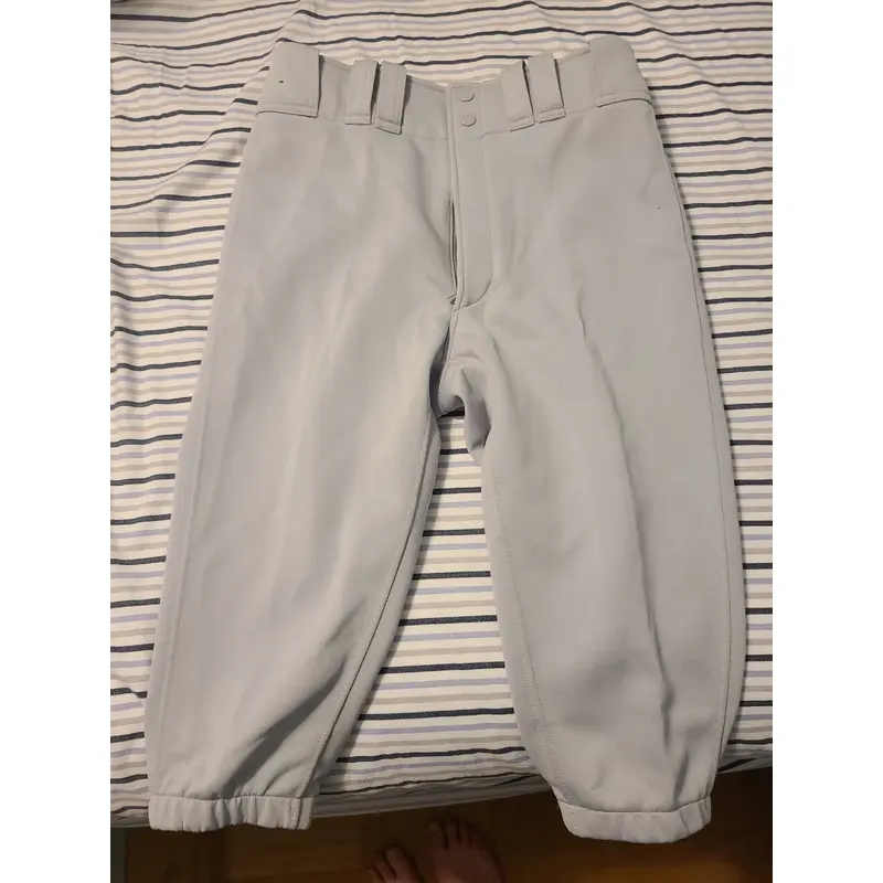 New medium Mizuno short pants