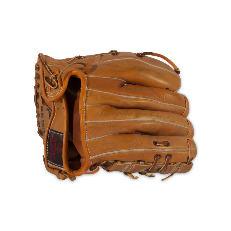 1959 Los Angeles Dodgers World Series Champs Team Signed 1950's Glove Beckett