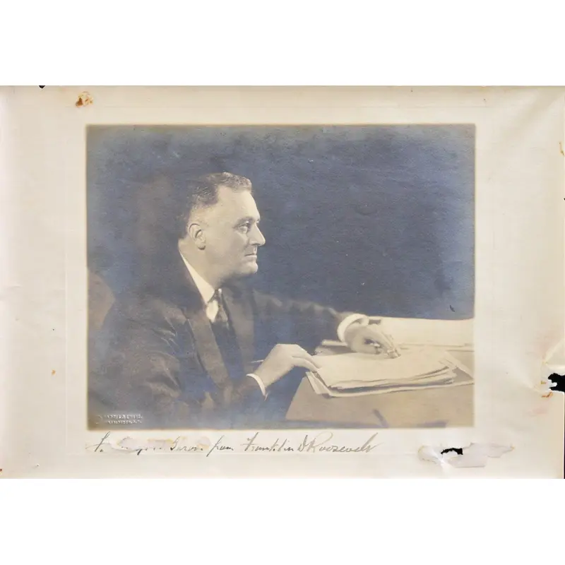 Franklin D. Roosevelt Signed 9.25x13.5 Harris & Ewing Cabinet Photo BAS #A72299