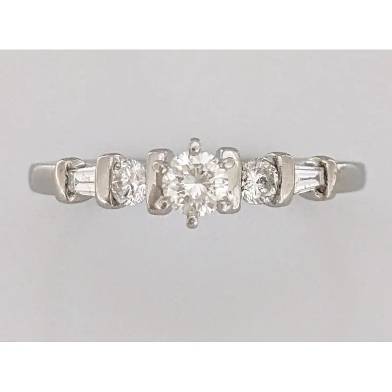 PLATINUM .25 CARAT TOTAL WEIGHT I1 G DIAMOND ROUND (5) ESTATE RING 3.9 GRAMS