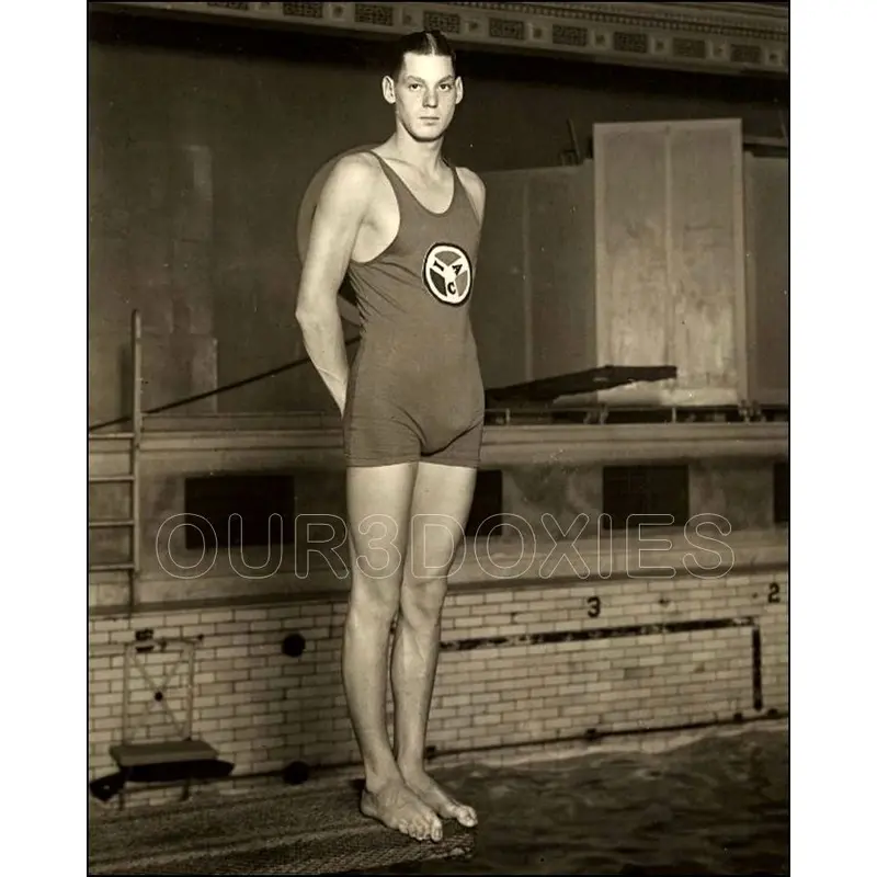 Johnny Weissmuller 8X10 Photo - 3286