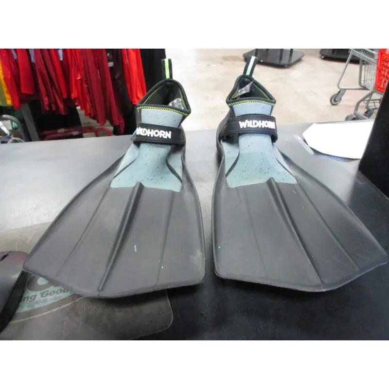 Used Wildhorn 16" Size 12 Scuba Fins