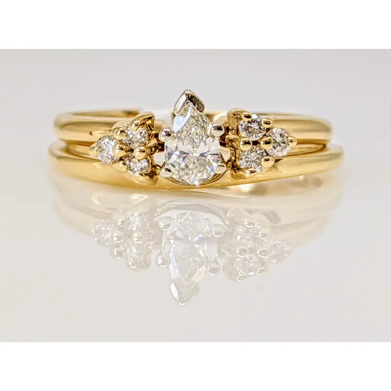 14K .30 CARAT TOTAL WEIGHT VS1 H-I DIAMOND PEAR WITH (6) ROUND ESTATE SET 3.4 GRAMS