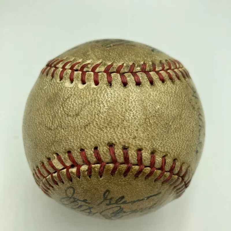 Lou Gehrig Sweet Spot 1935 New York Yankees Team Signed Baseball PSA DNA & JSA