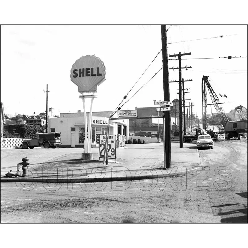 1960 Shell Gas Station 8X10 Photo - Seattle Washington - 3031