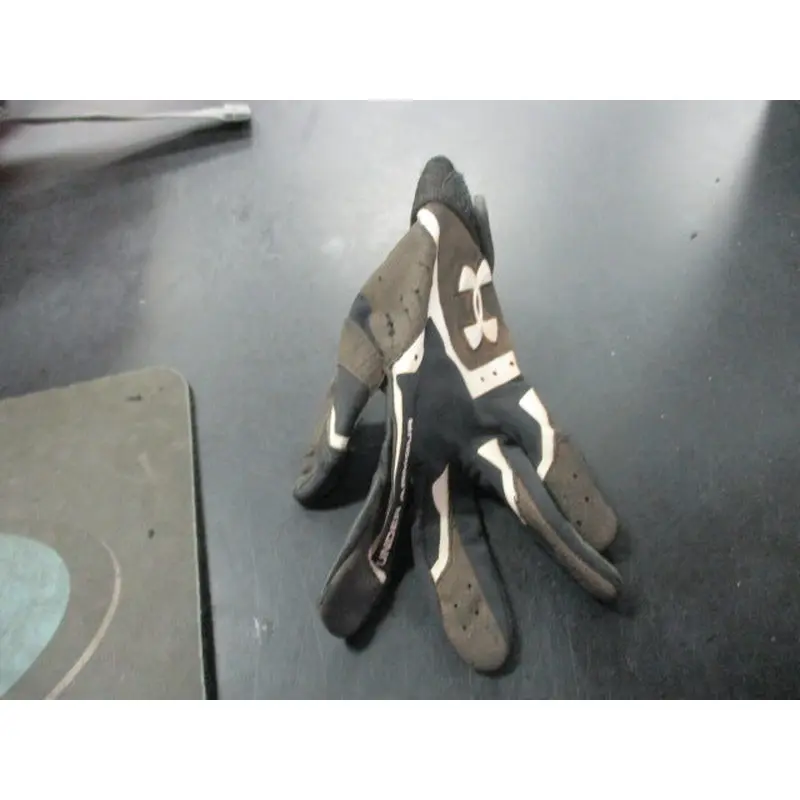 Used Under Armour Size Youth Left Hand Batting Glove