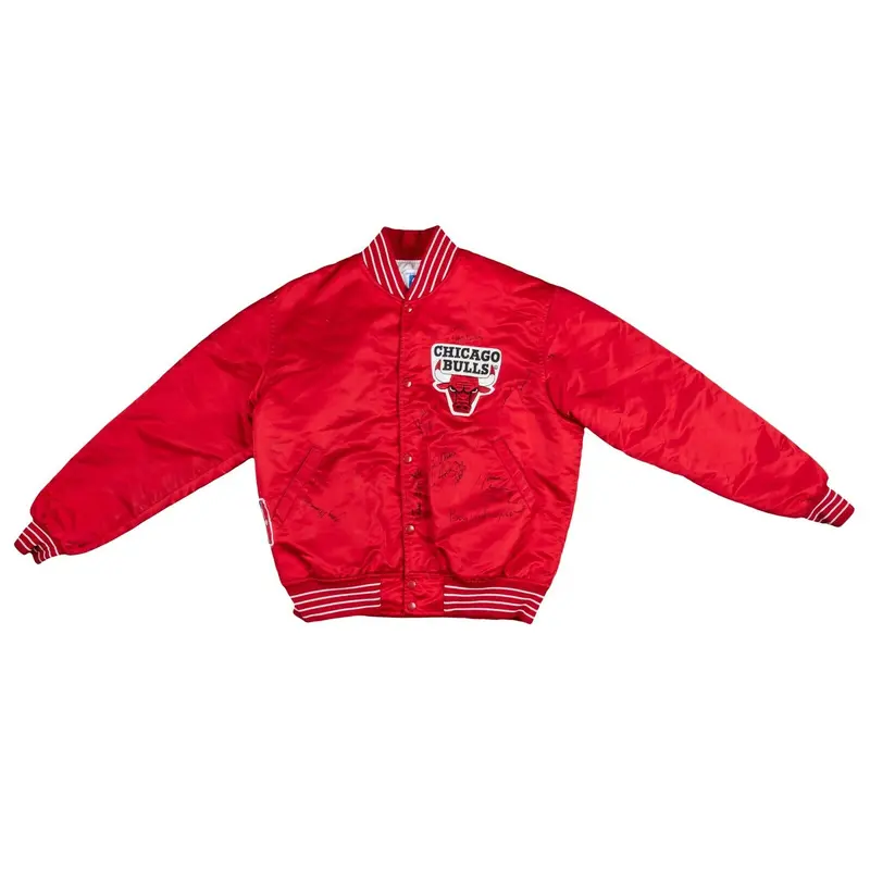Michael Jordan Scottie Pippen Chicago Bulls 1992 Team Signed Warm Up Jacket JSA