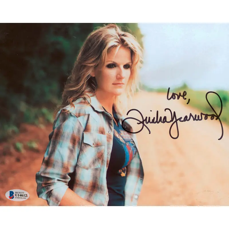 Trisha Yearwood Country Musician "Love" Authentic Signed 8x10 Photo BAS #U14612