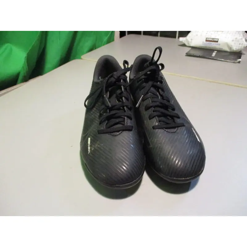 Used Nike Mercurial Vapor 15 Club MG Shadow Size Youth 2.5 Soccer Cleats