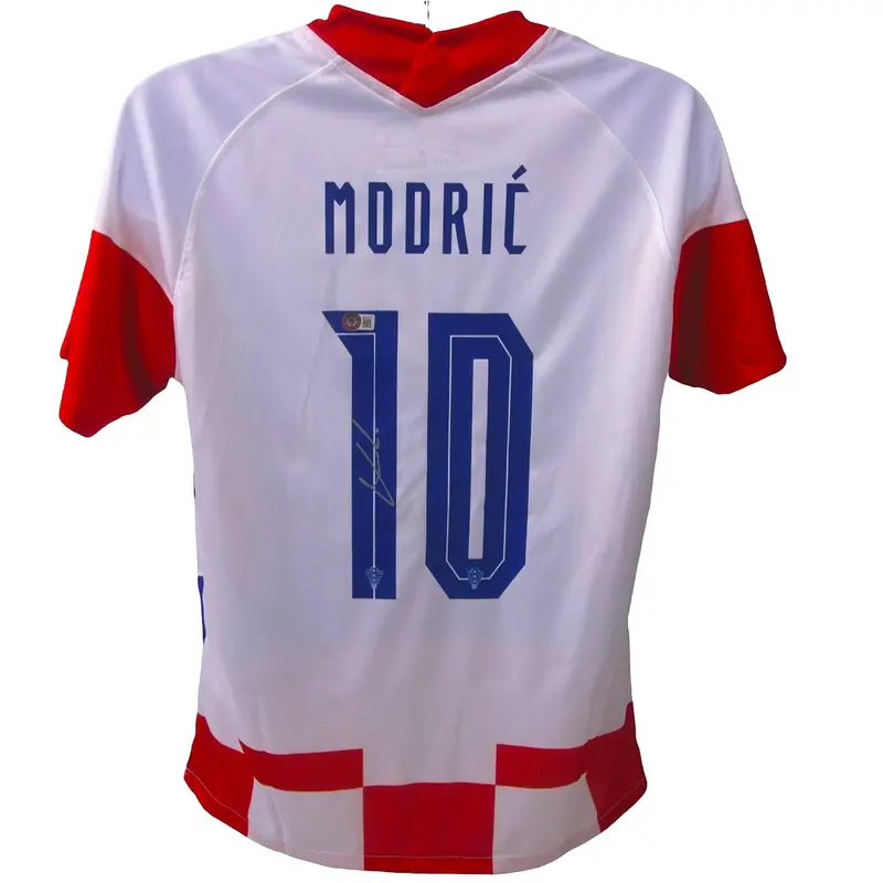 Luka Modric Autographed Croatia (Red and White #10) Soccer Jersey - BAS