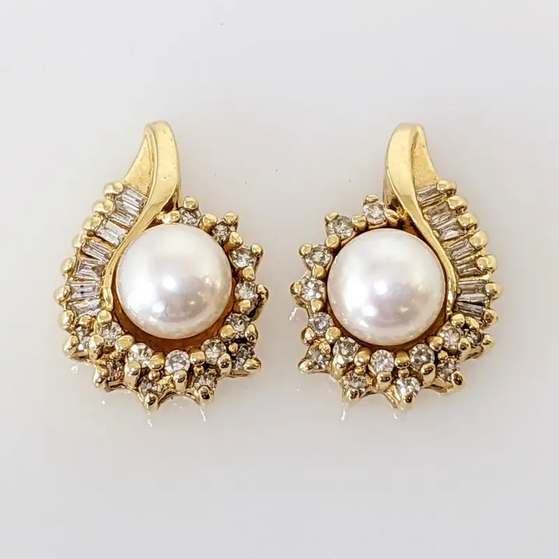 14K PEARL ROUND 5.5MM WITH ROUND/ BAGUETTE MELEE ESTATE EARRINGS 4.0 GRAMS