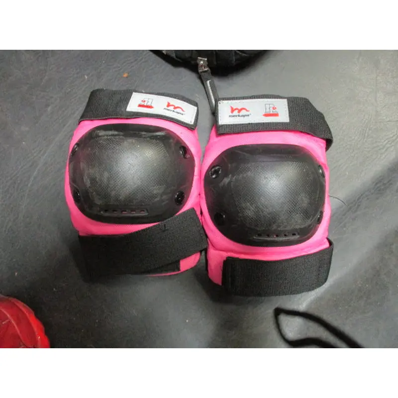 Used Merkapa Size Small Knee Pads